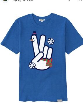 NWT WOMEN'S PEACE, LOVE, AND SNOW OVERSIZED BOYFRIEND TEE XL